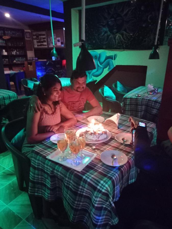 Non Stop Cafe Hostel & Stay Manali  Bagian luar foto