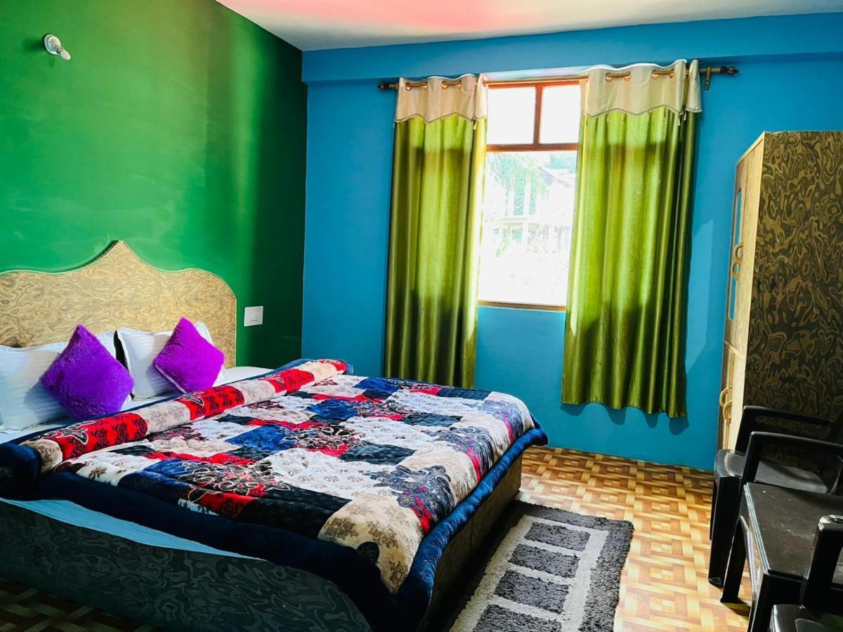 Non Stop Cafe Hostel & Stay Manali  Bagian luar foto