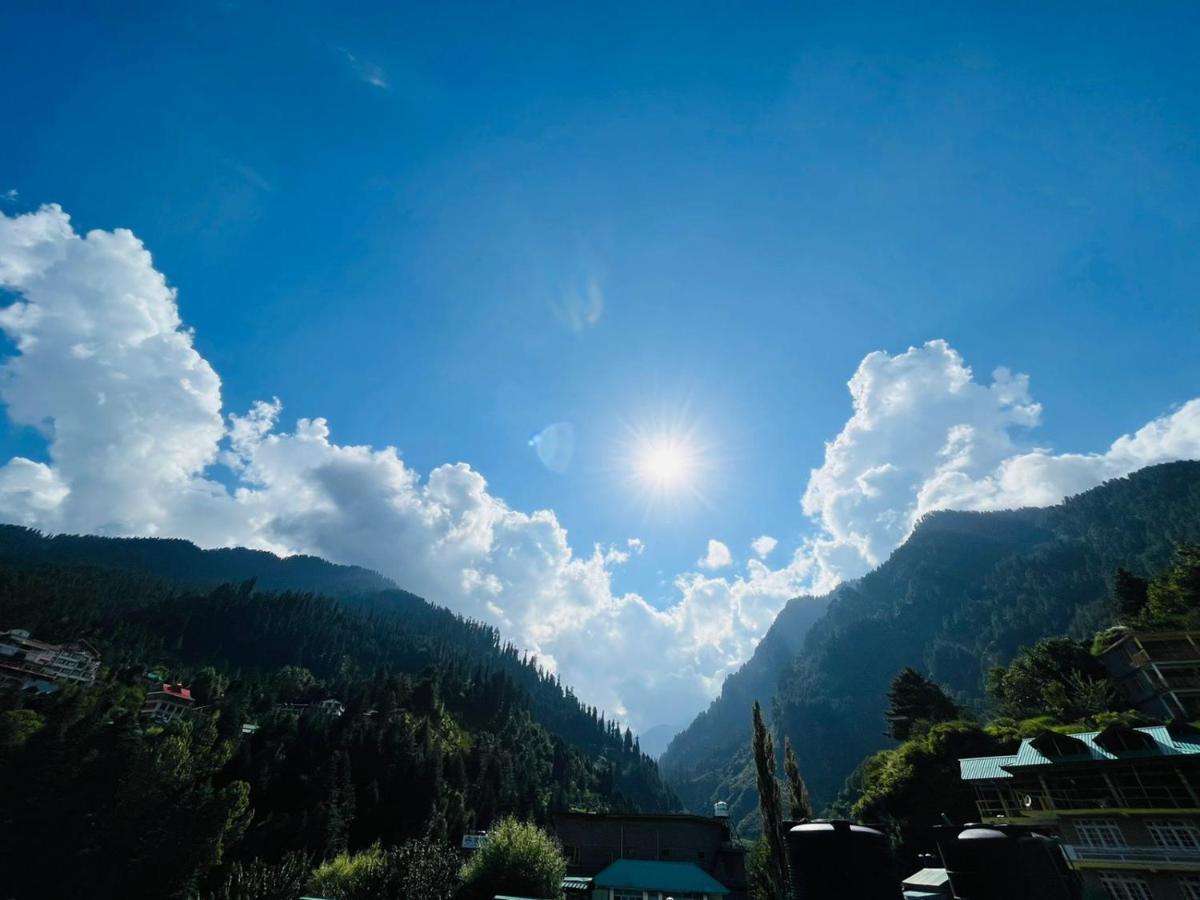 Non Stop Cafe Hostel & Stay Manali  Bagian luar foto