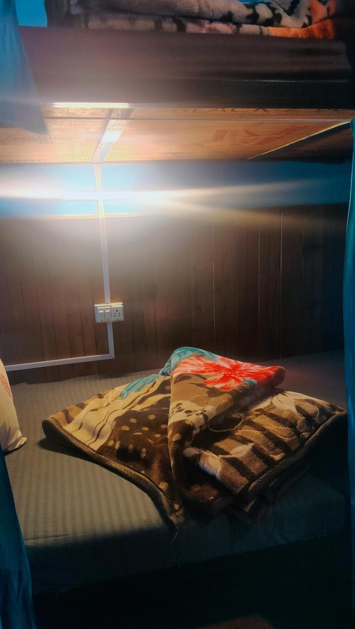 Non Stop Cafe Hostel & Stay Manali  Bagian luar foto