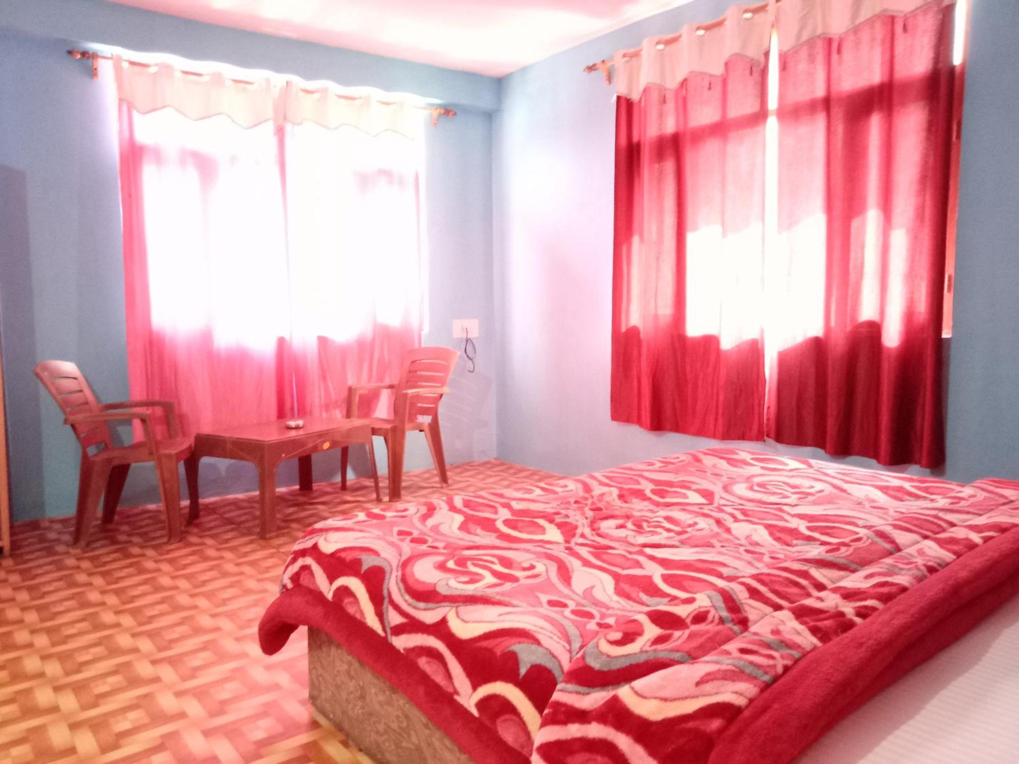 Non Stop Cafe Hostel & Stay Manali  Ruang foto