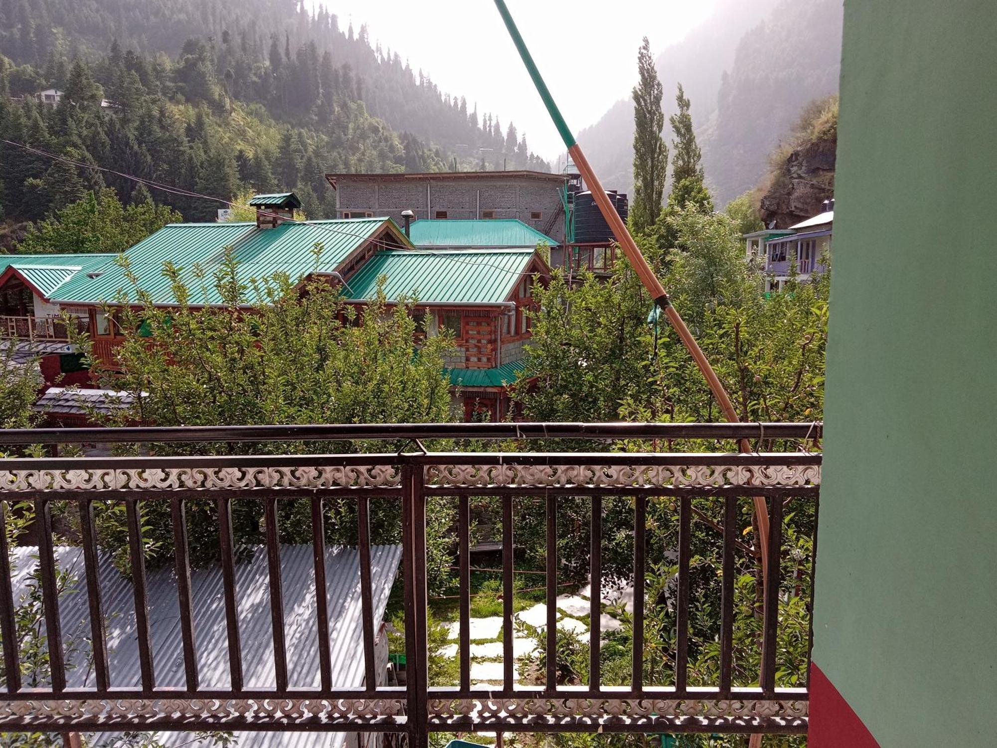 Non Stop Cafe Hostel & Stay Manali  Ruang foto