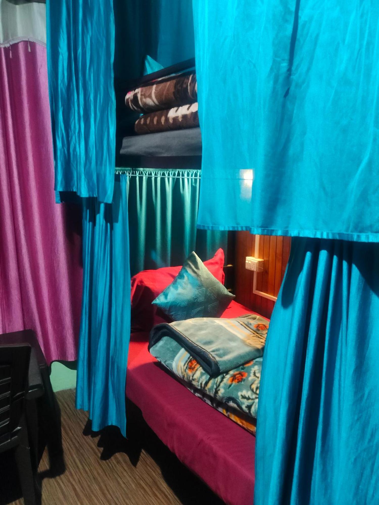Non Stop Cafe Hostel & Stay Manali  Ruang foto
