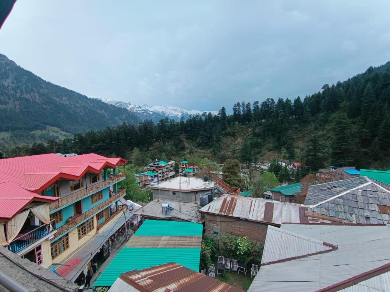 Non Stop Cafe Hostel & Stay Manali  Ruang foto