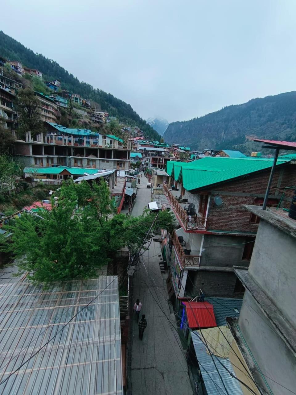 Non Stop Cafe Hostel & Stay Manali  Ruang foto