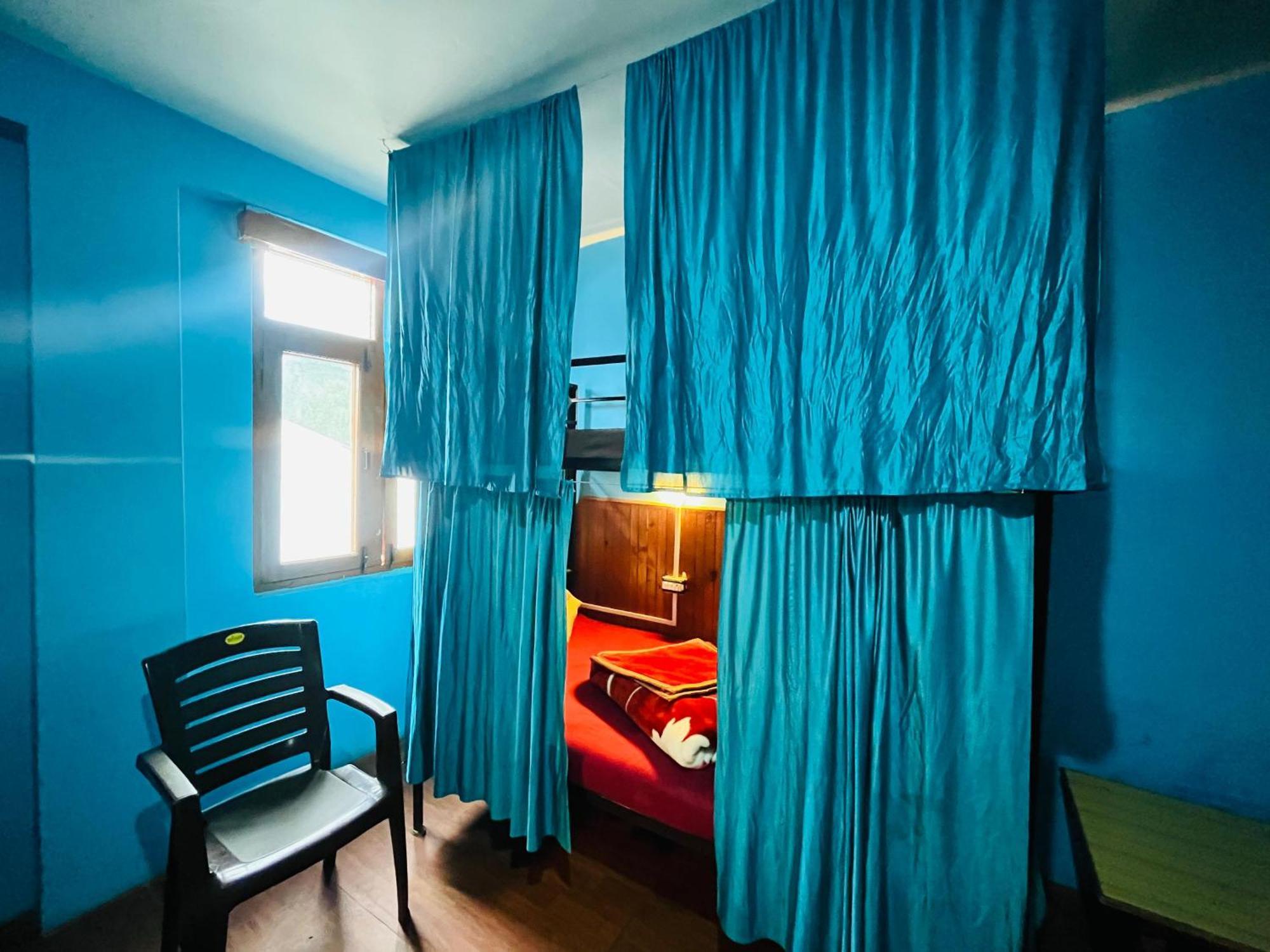 Non Stop Cafe Hostel & Stay Manali  Bagian luar foto